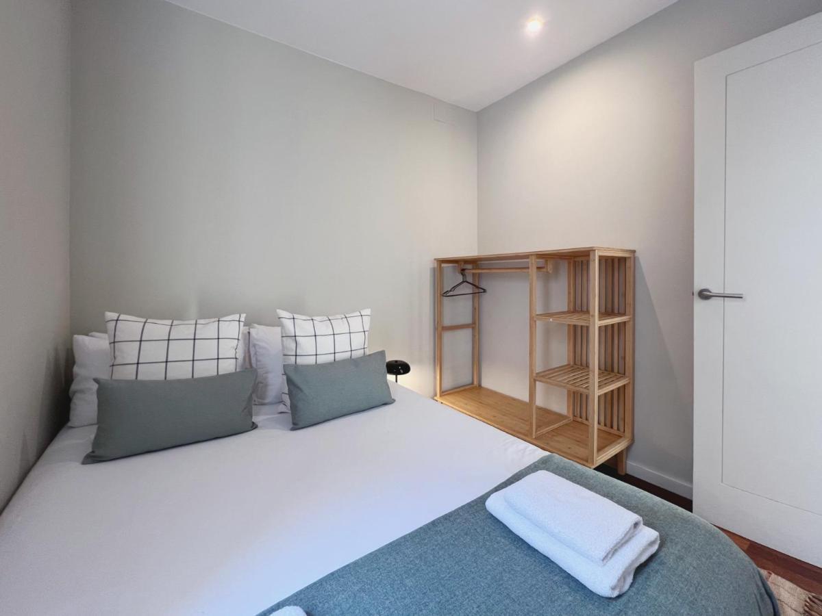 Stay U-Nique Apartments Sants II Barcelona Kültér fotó